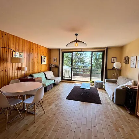 Grand Lumineux De 39 M² Avec Terrasse Expose Sud